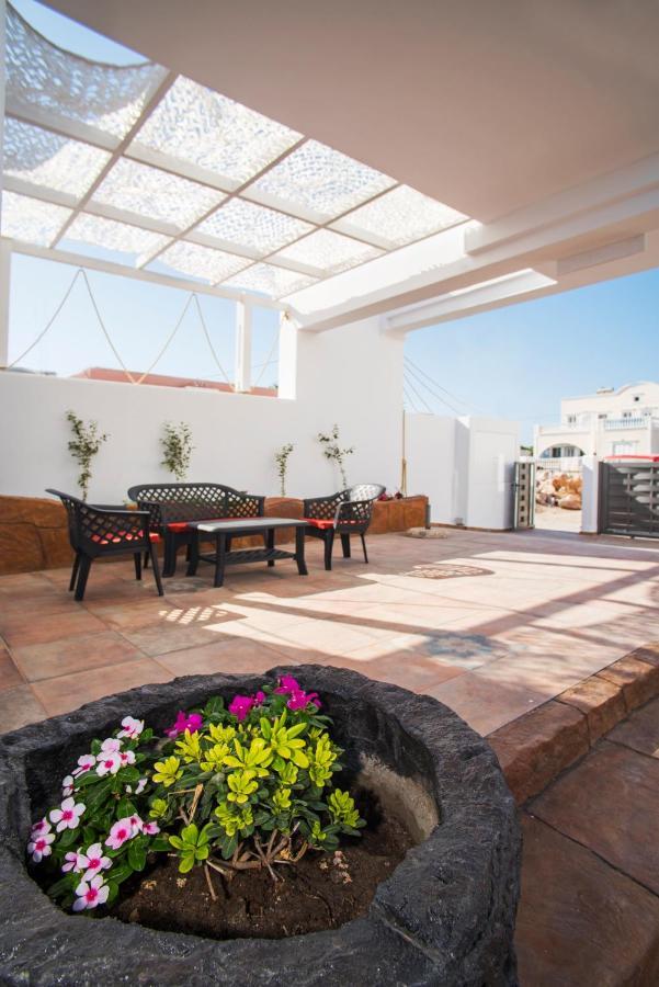 La Belle Vie - Santorini - Adults Only Apartment Kamári Exterior foto