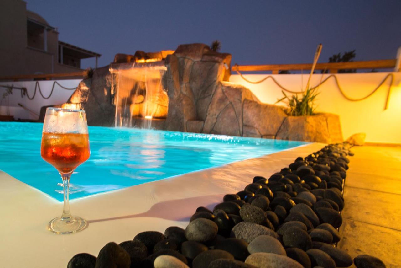 La Belle Vie - Santorini - Adults Only Apartment Kamári Exterior foto